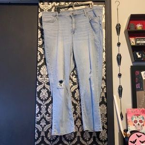 Universal thread size 22 Distressed jeans